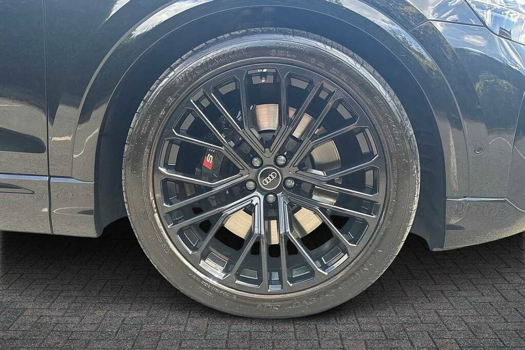 Audi Q8 Sq8 Tfsi Quattro Launch Edition Tiptronic Black #5