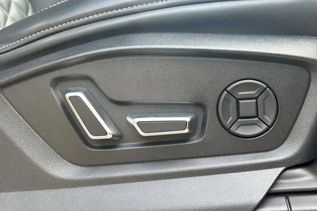 Audi Q8 Sq8 Tfsi Quattro Launch Edition Tiptronic Black #5