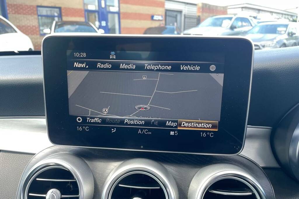 Mercedes-Benz C Class C300 Amg Line Premium Plus 9G-tronic Silver #3