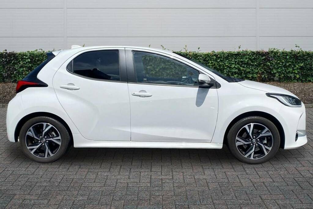 Toyota Yaris 1.5 Hybrid Design Cvt White #5