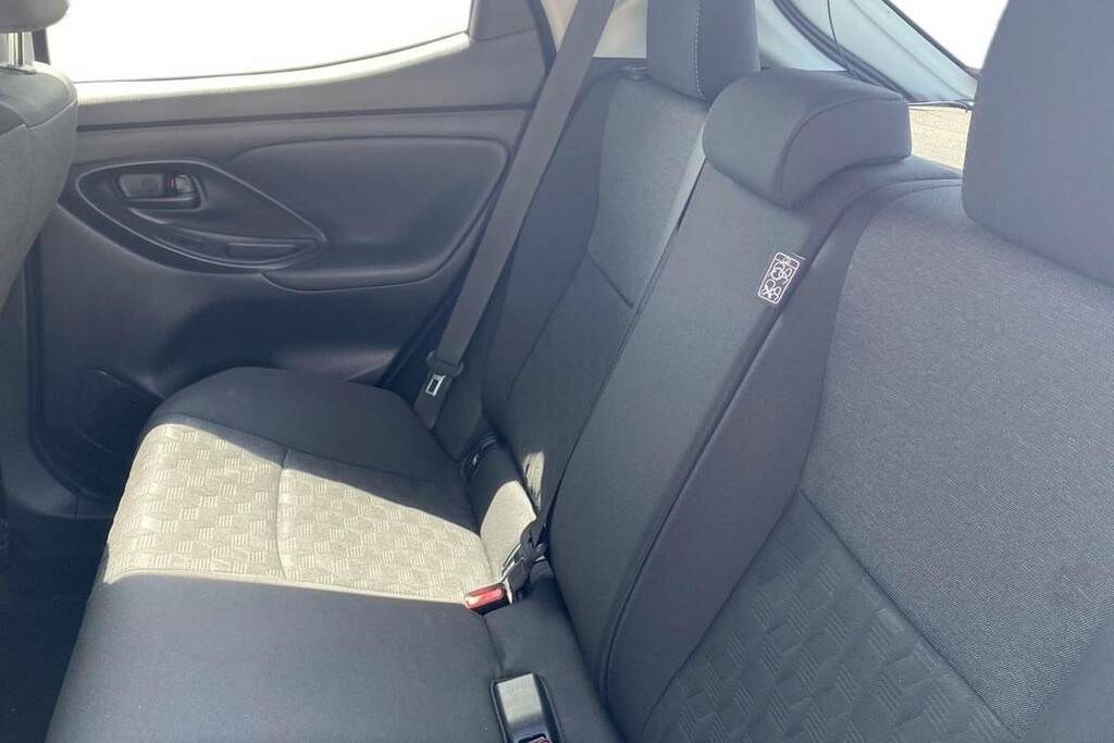 Toyota Yaris 1.5 Vvt-h Icon E Cvt Red #9