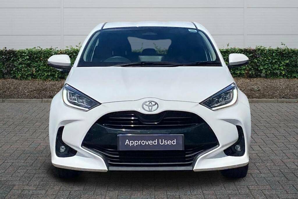 Toyota Yaris 1.5 Hybrid Design Cvt White #3