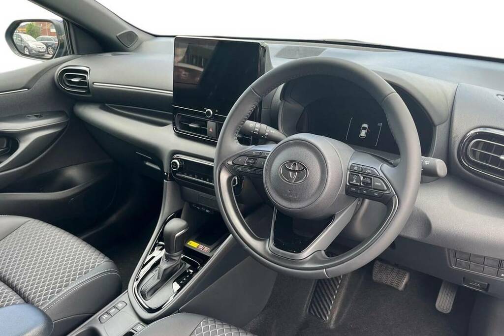 Toyota Yaris 1.5 Hybrid 130 Excel Cvt Hatchback PX26UGT Black #12