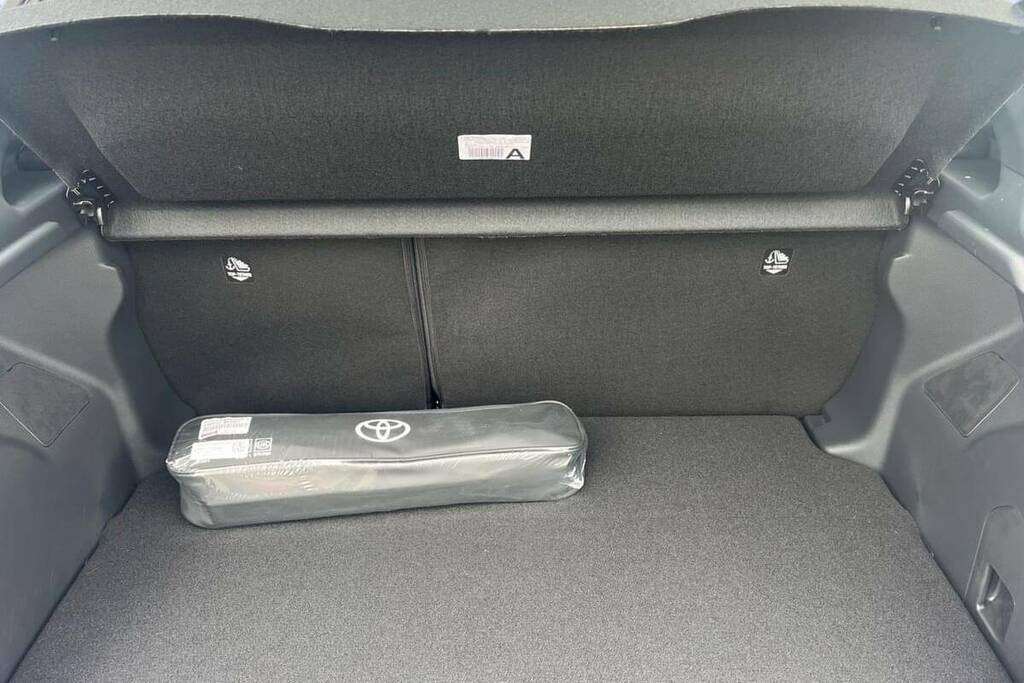 Toyota Yaris 1.5 Hybrid 130 Excel Cvt Hatchback PX26UGT Black #10