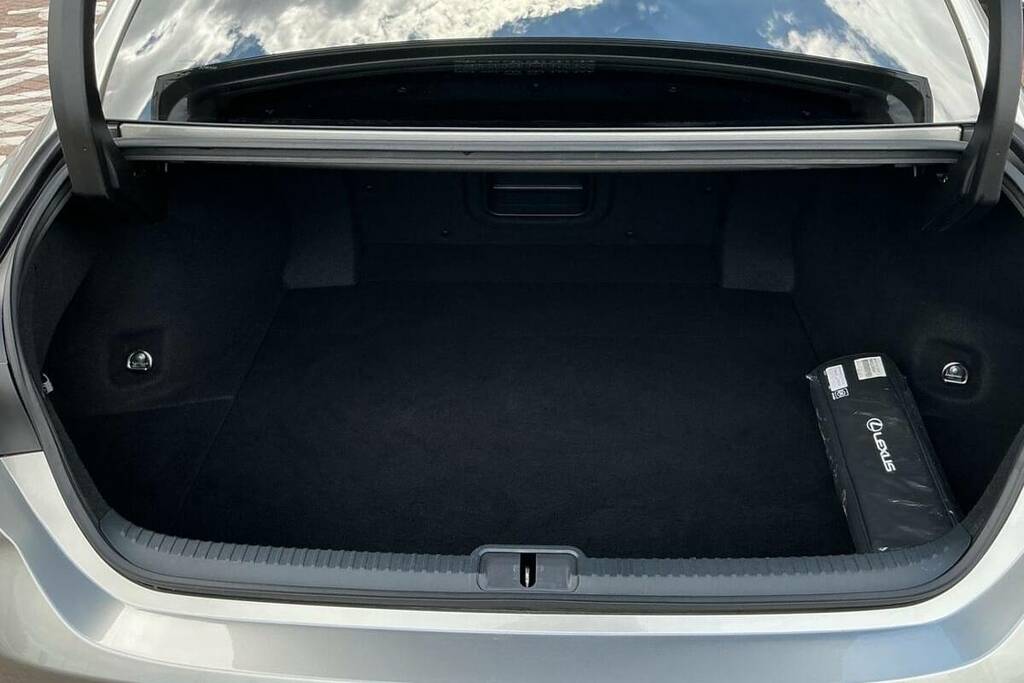 Lexus ES 2.5 300H Premium Edition Saloon Hybrid Black #13