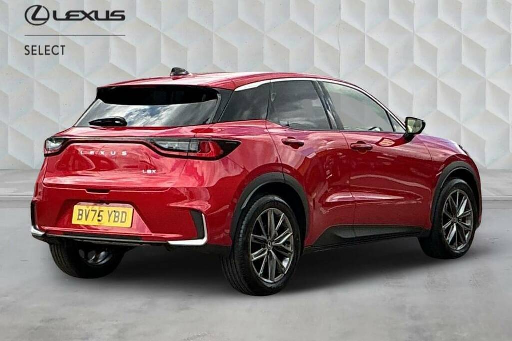 Lexus LBX 1.5 Premium Plus E-cvt Red #2