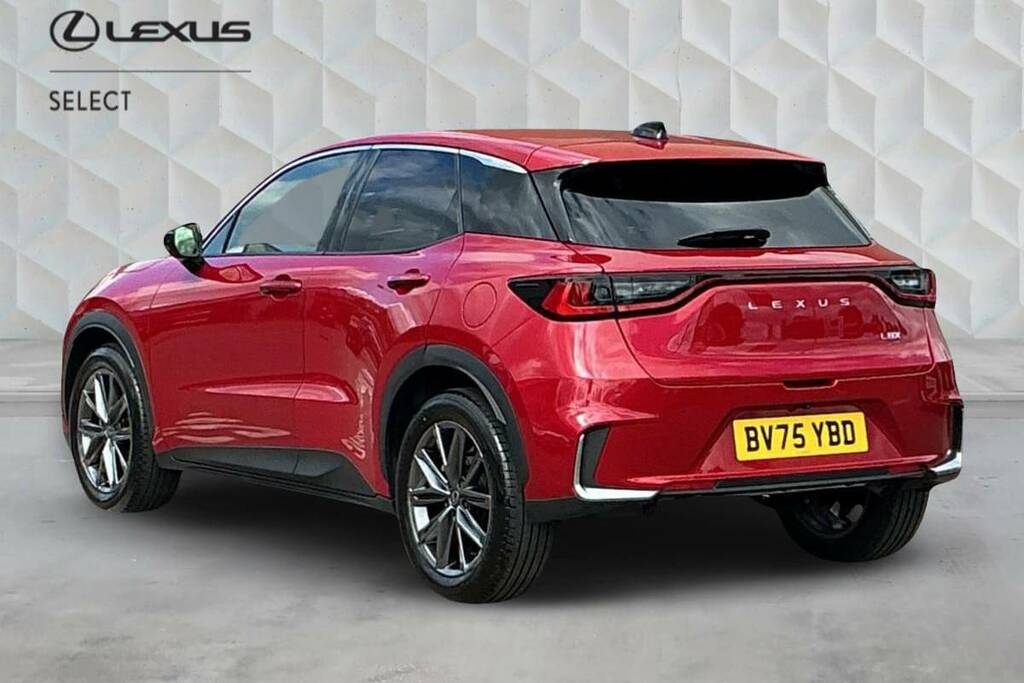 Lexus LBX 1.5 Premium Plus E-cvt Red #4