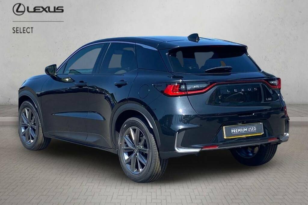 Lexus LBX 1.5 Premium Plus E-cvt #2