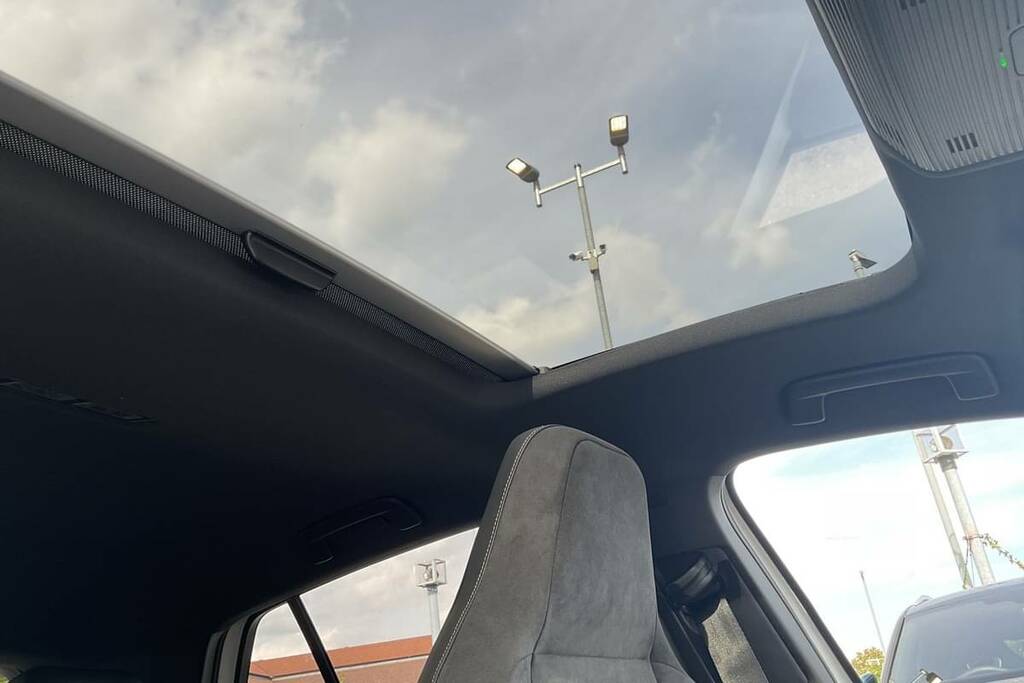 Volkswagen Golf 2.0 Tdi 150 Black Edition Dsg White #5