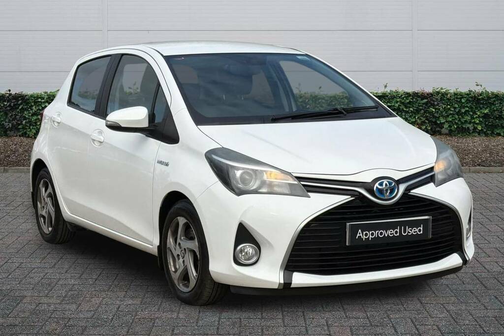 Toyota Yaris 1.5 Hybrid Icon Cvt White
