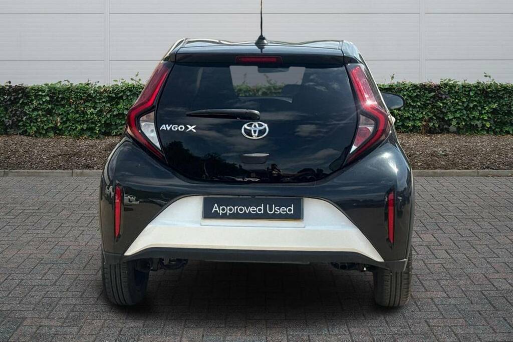 Toyota Aygo X 1.0 Vvt-i Edge FV23VWX White #4