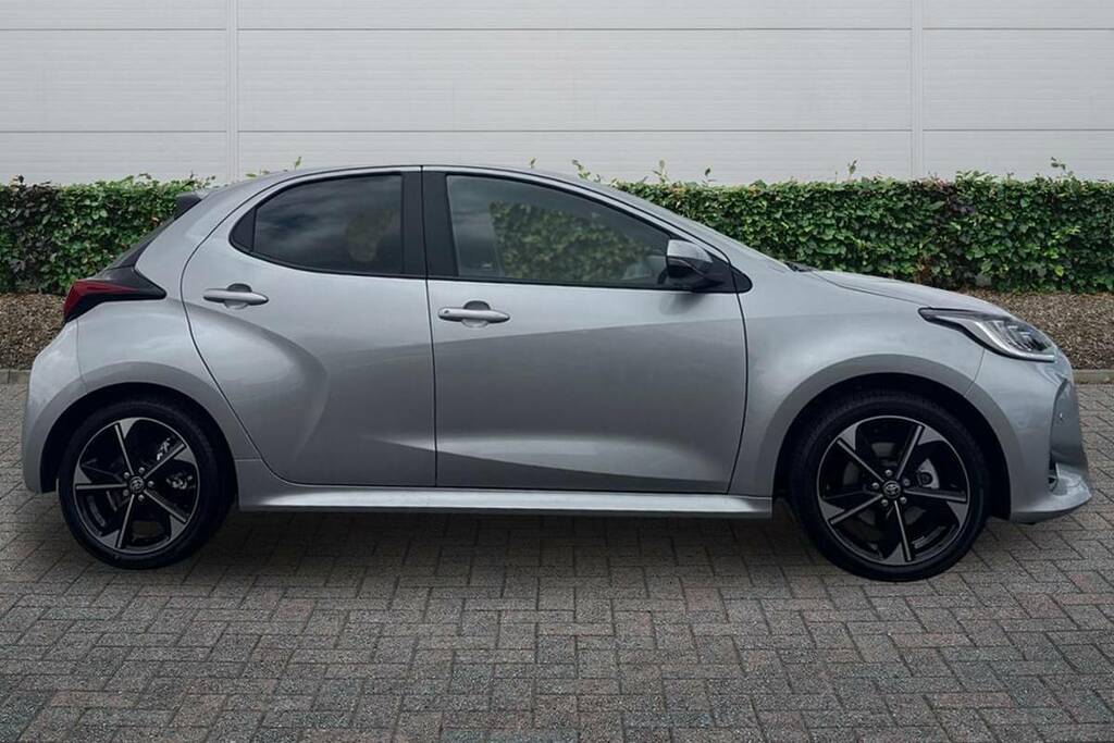 Toyota Yaris 1.5 Hybrid 130 Excel Cvt Silver #5
