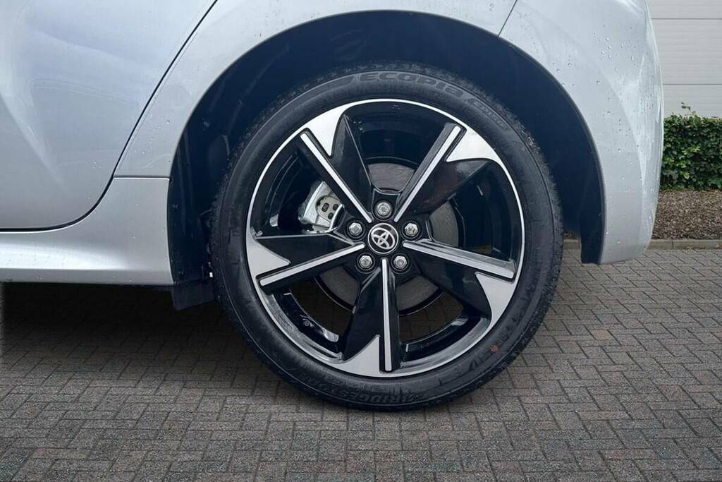 Toyota Yaris 1.5 Hybrid 130 Excel Cvt Silver #6