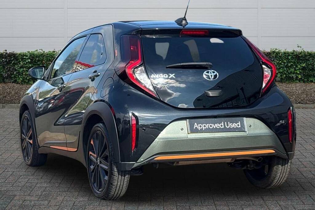 Toyota Aygo X 1.0 Vvt-i Limited Edition VK72ULV Green #4