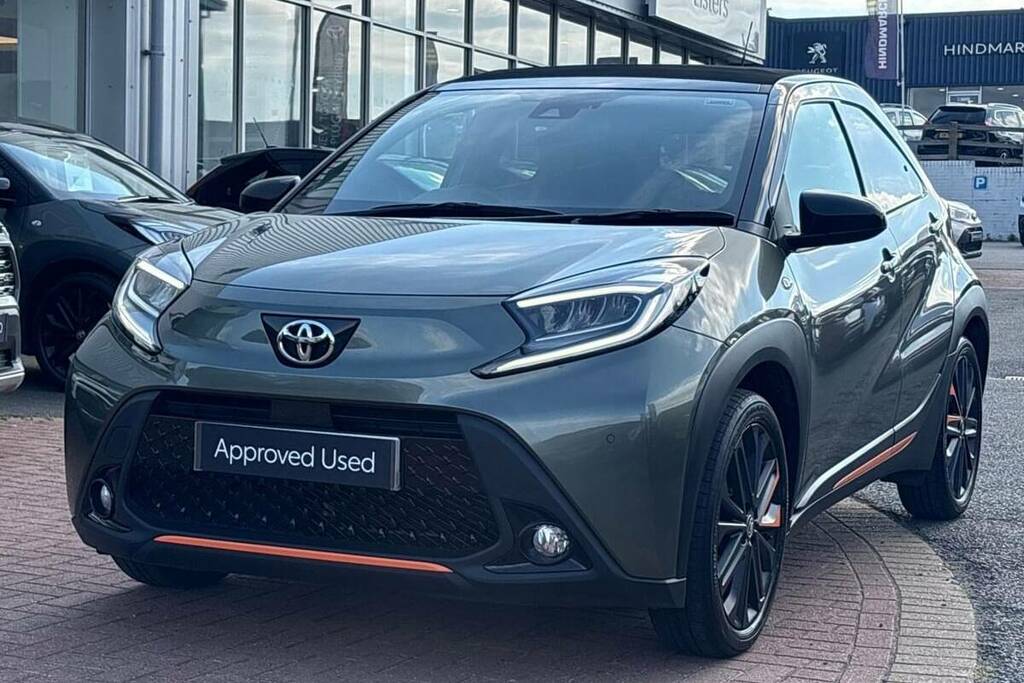 Toyota Aygo X 1.0 Vvt-i Limited Edition VK72ULV Green #2