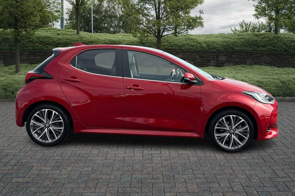 Toyota Yaris 1.5 Hybrid Excel Cvt FM22EAK Red #4