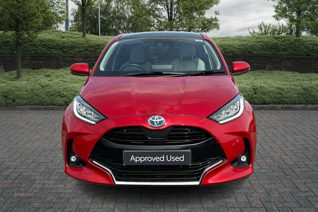 Toyota Yaris 1.5 Hybrid Excel Cvt FM22EAK Red #2