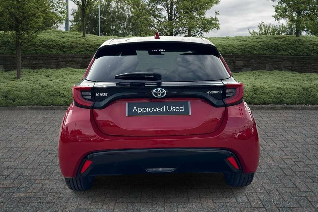 Toyota Yaris 1.5 Hybrid Excel Cvt FM22EAK Red #3