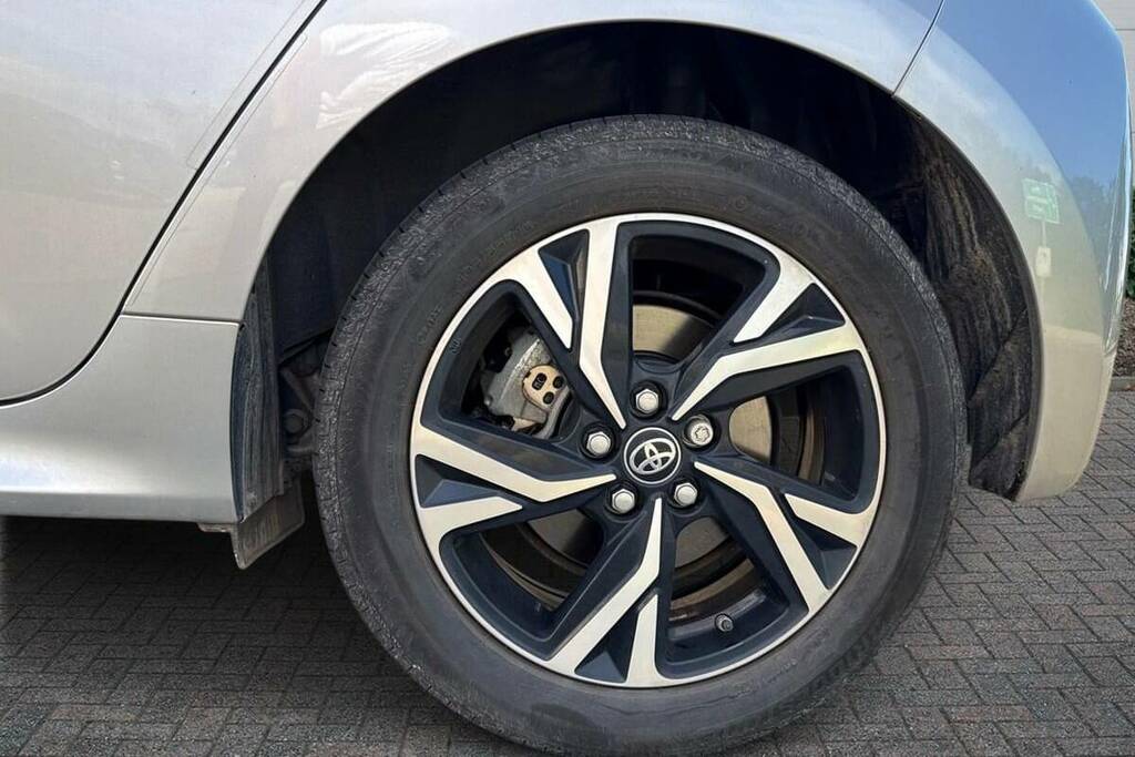 Toyota Yaris 1.5 Hybrid Design Cvt BD74UWR Silver #6