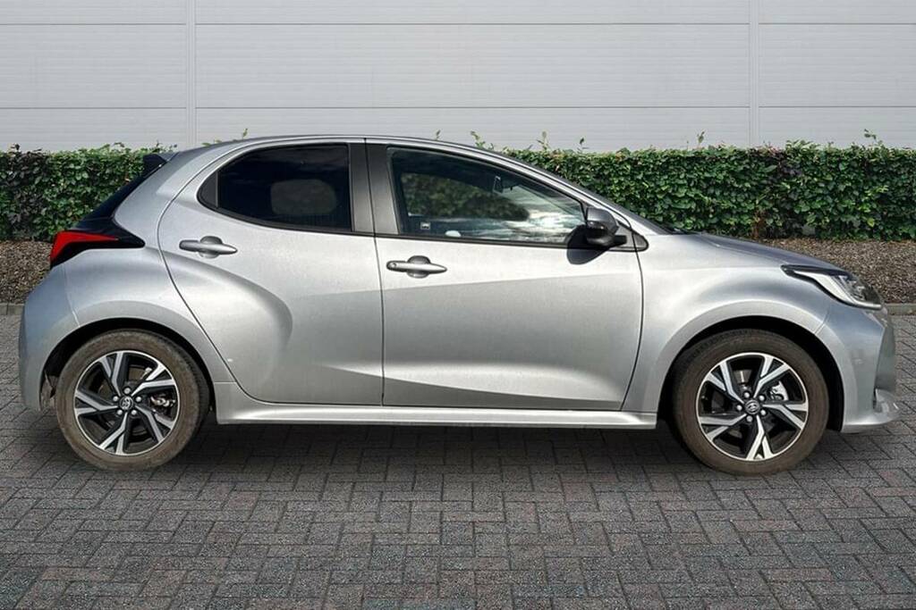 Toyota Yaris 1.5 Hybrid Design Cvt BD74UWR Silver #5
