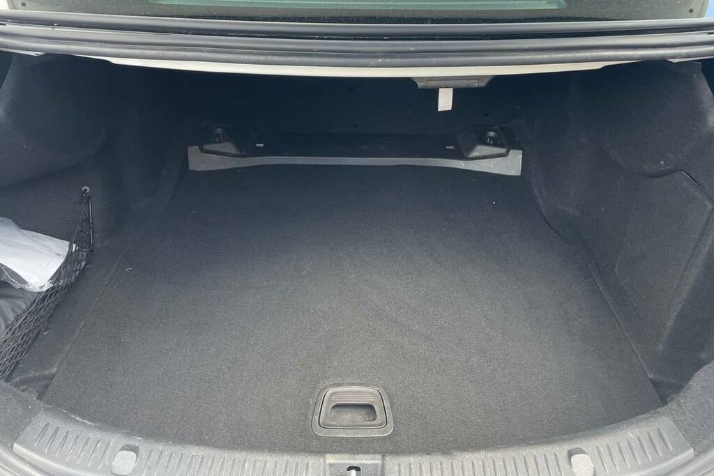 Mercedes-Benz E Class E220d Amg Line Premium 9G-tronic White #2