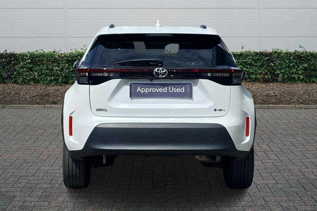 Toyota Yaris Cross 1.5 Hybrid Design Cvt White #4