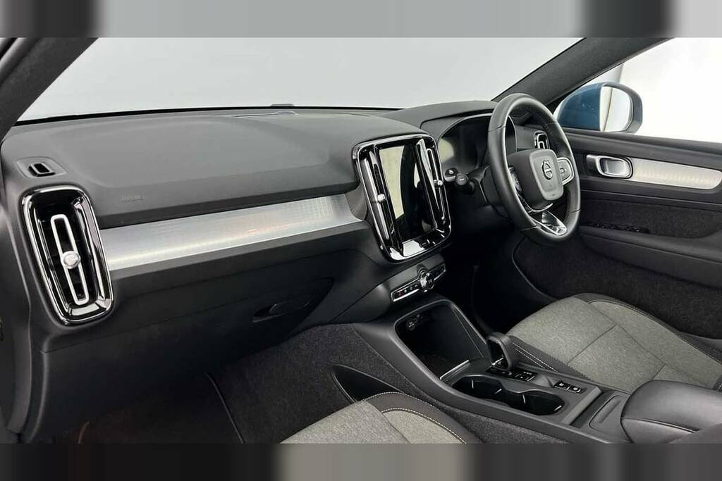 Volvo XC40 2.0 B3p Core PF23HRJ Blue #5