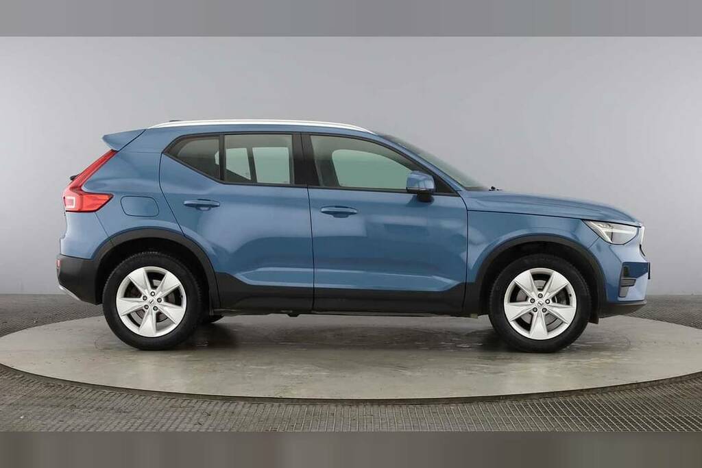 Volvo XC40 2.0 B3p Core PF23HRJ Blue #2