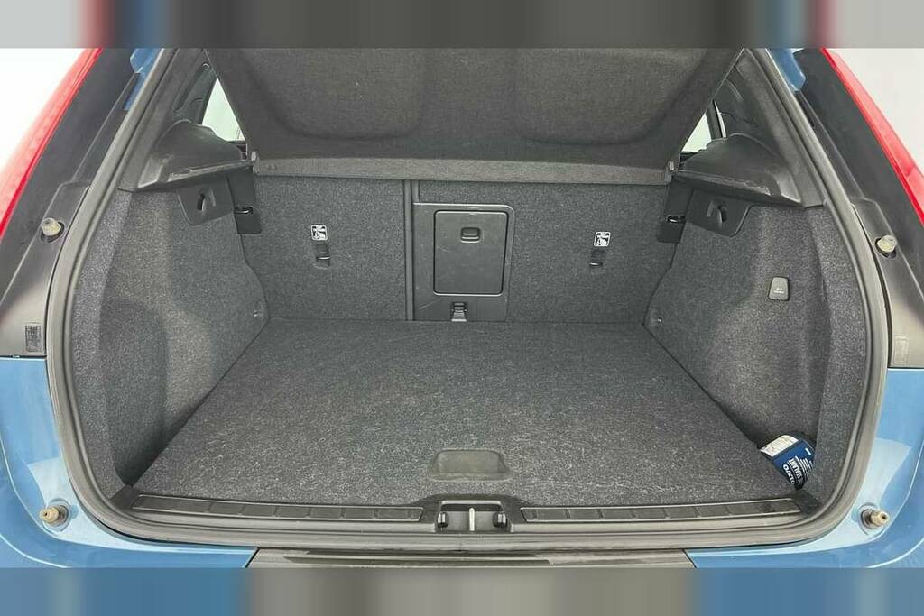 Volvo XC40 2.0 B3p Core PF23HRJ Blue #4