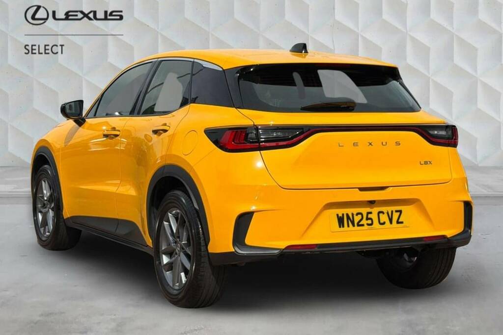 Lexus LBX 1.5 Urban E-cvt WN25CVZ Yellow #3