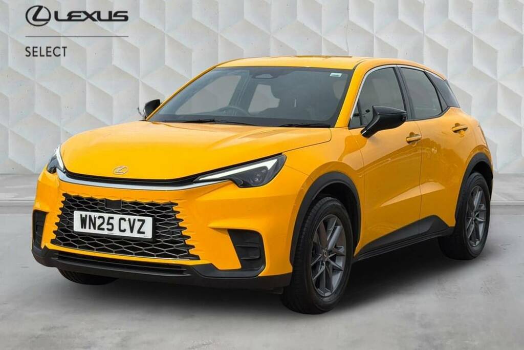Lexus LBX 1.5 Urban E-cvt WN25CVZ Yellow #2