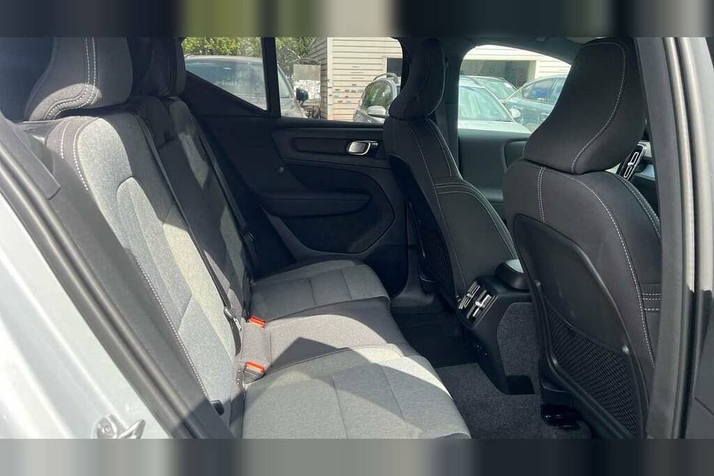 Volvo XC40 2.0 B3p Plus Dark Grey #6