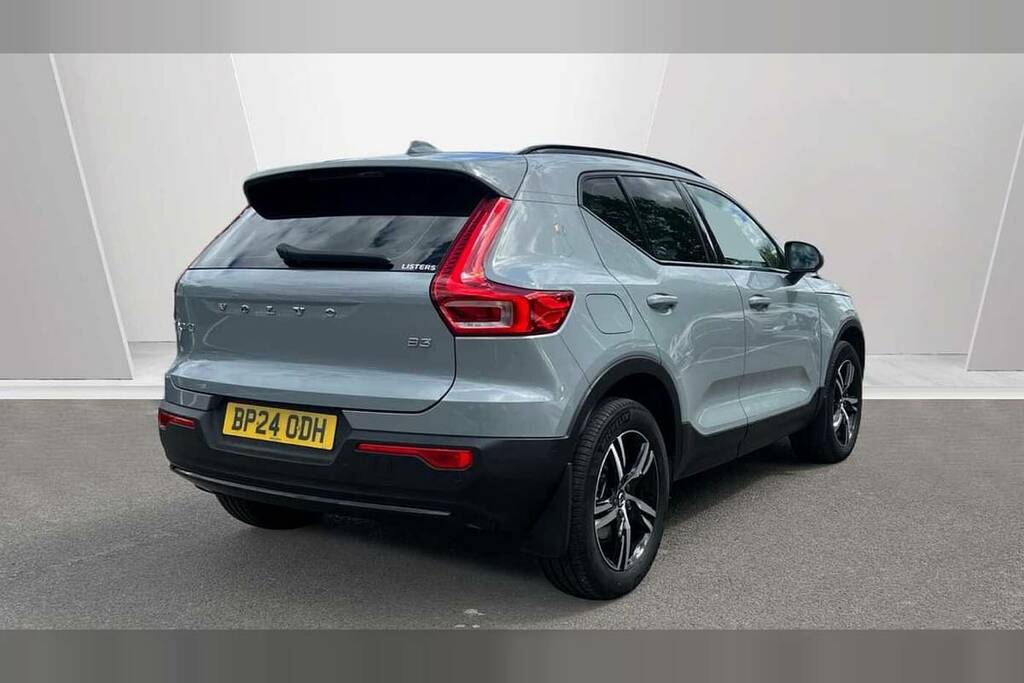 Volvo XC40 2.0 B3p Plus Dark Grey #2