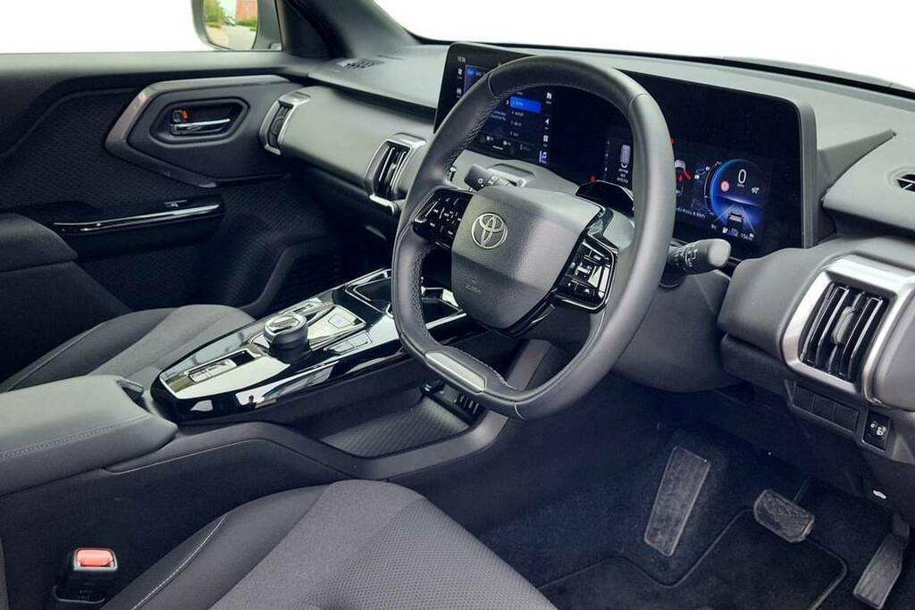 Toyota Urban Cruiser 61Kwh Excel Blue #12