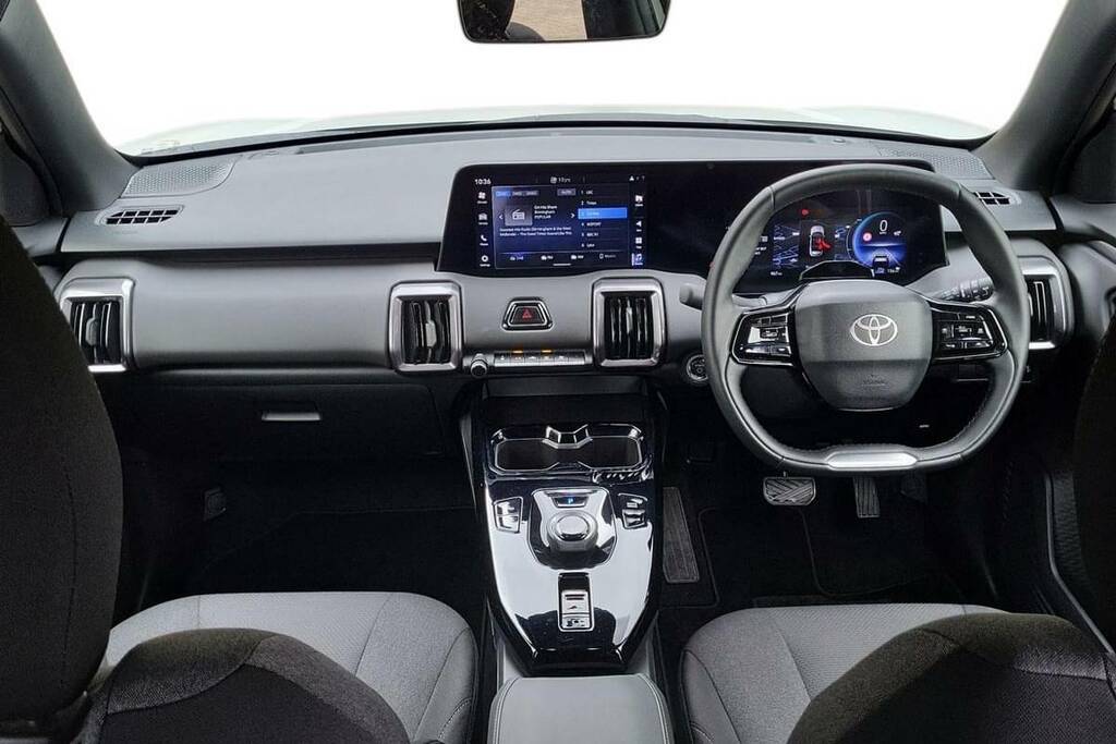 Toyota Urban Cruiser 61Kwh Excel Blue #8