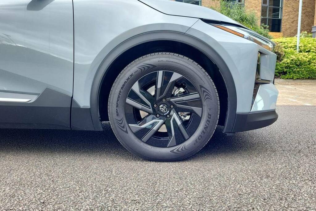 Toyota C-Hr 165Kw Design 77Kwh Grey #6