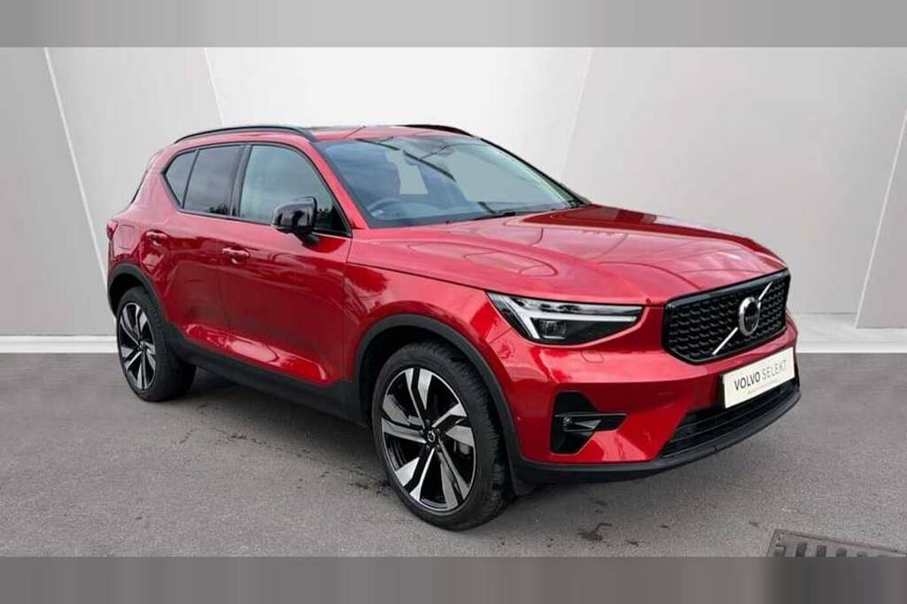 Volvo XC40 2.0 B4p Ultra Dark Red