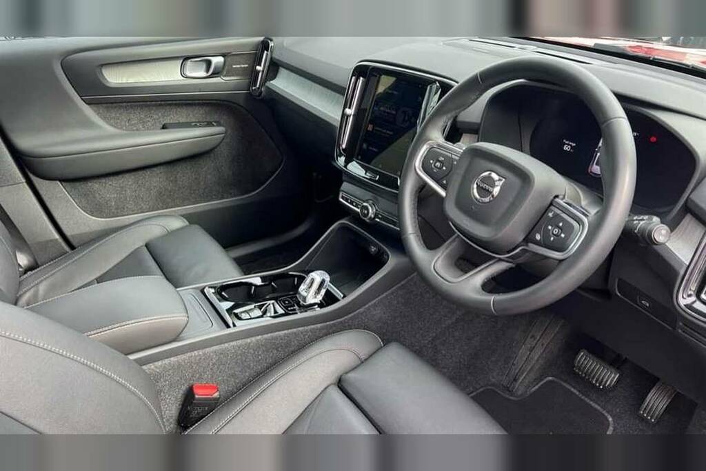 Volvo XC40 2.0 B4p Ultra Dark OY74RSU Red #4