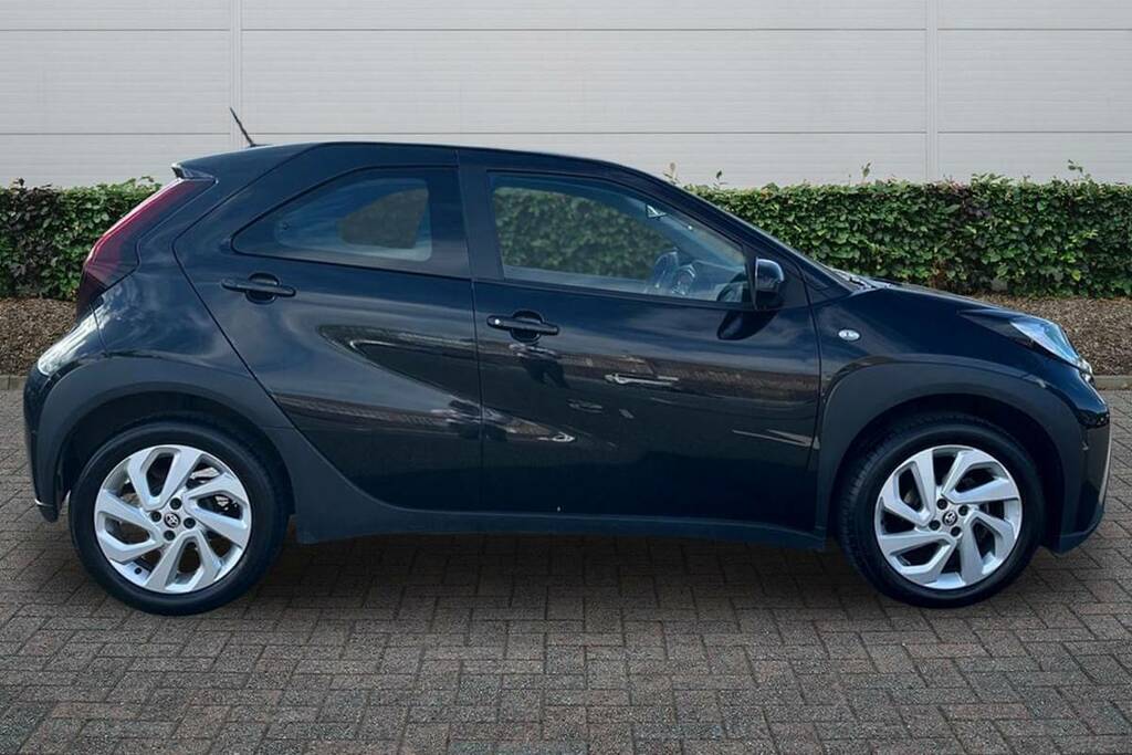 Toyota Aygo X 1.0 Vvt-i Pure FH23MVE Black #5