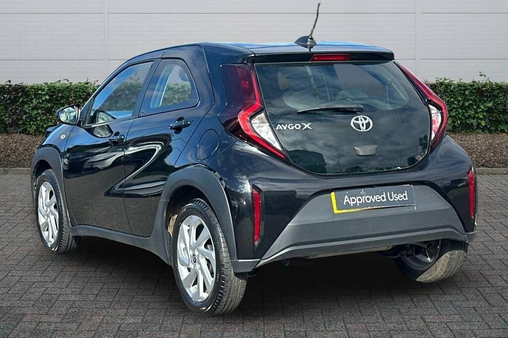 Toyota Aygo X 1.0 Vvt-i Pure FH23MVE Black #2
