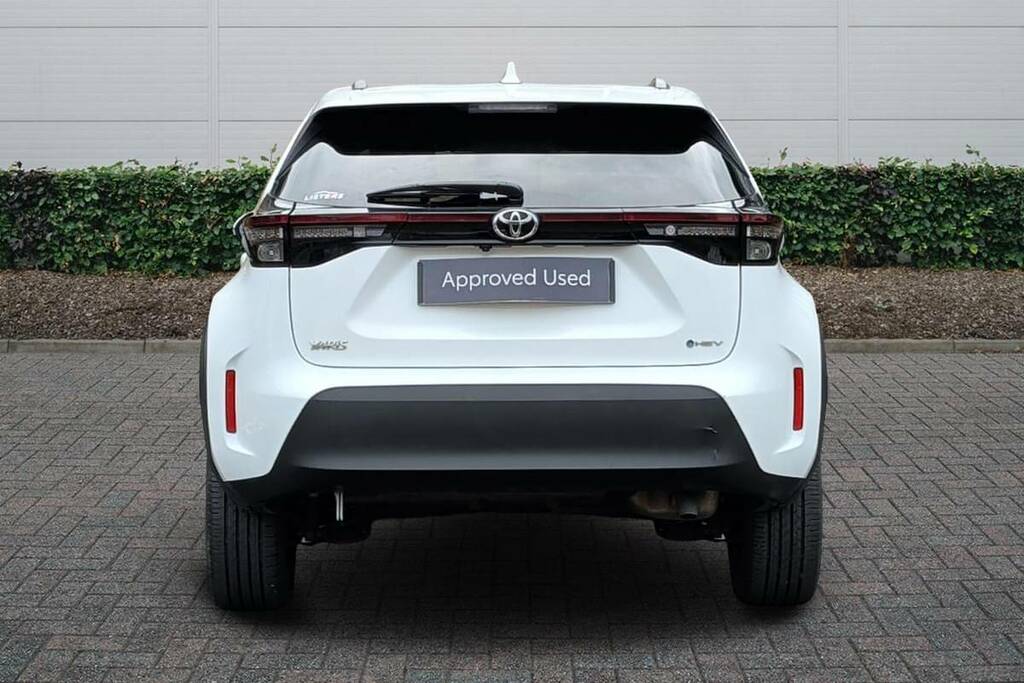 Toyota Yaris Cross 1.5 Hybrid Design Cvt KV24NND White #4