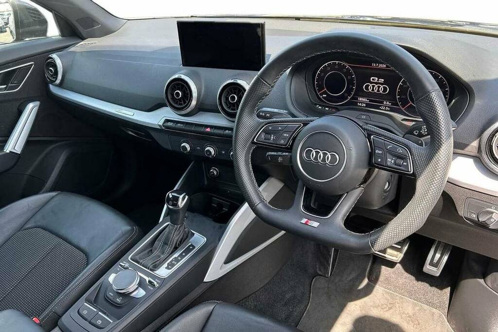 Audi Q2 35 Tfsi S Line S Tronic VE72URW Grey #6