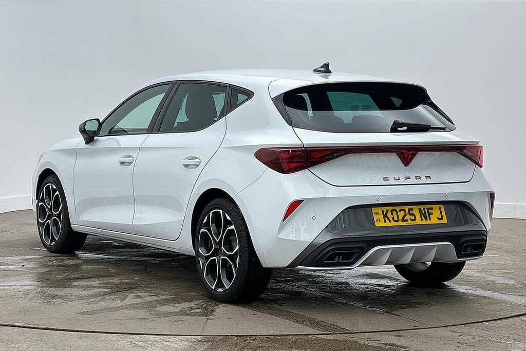 Cupra Leon 1.5 Etsi 150 V1 Dsg White #3