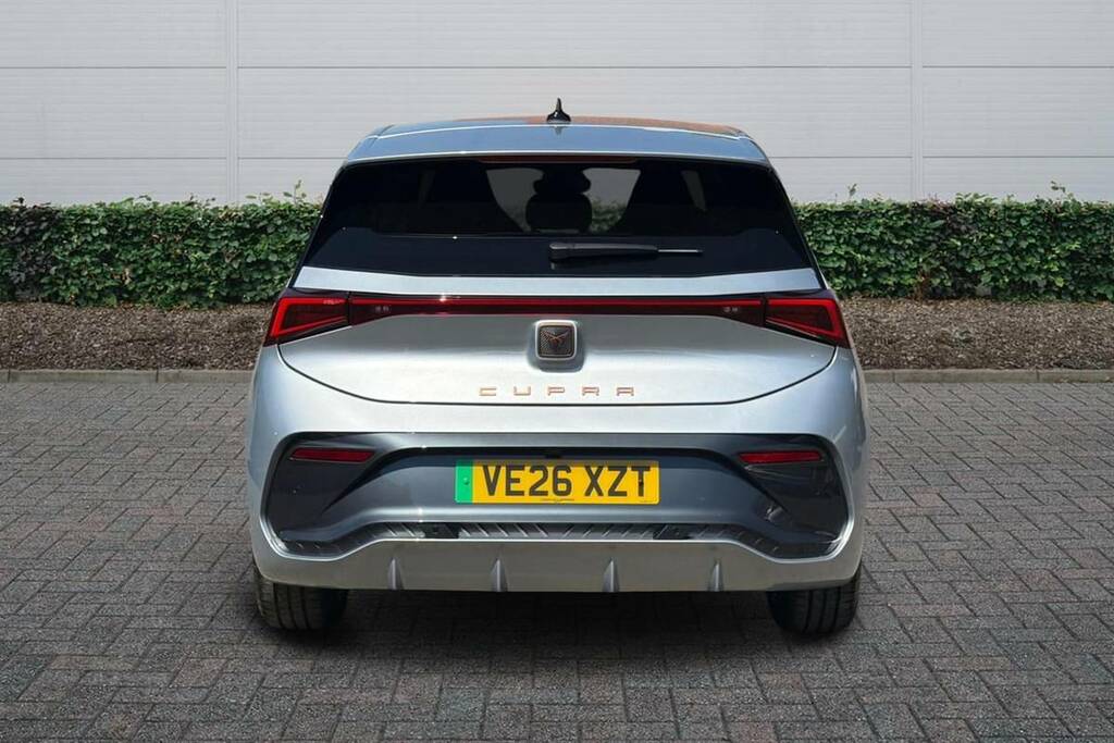 Cupra Born 170Kw E-boost V2 59Kwh Silver #6