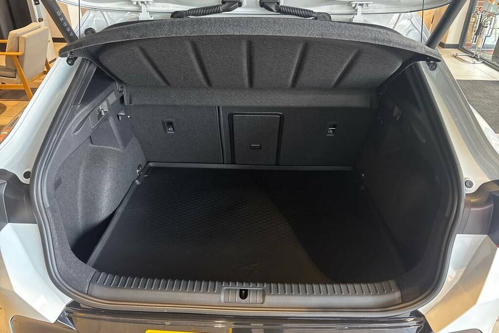Cupra Formentor 1.5 Etsi 150 V2 Dsg VE26OVZ White #2