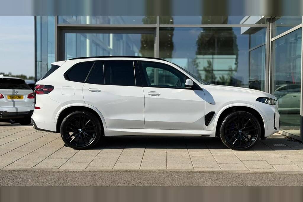 BMW X5 Xdrive30d Mht M Sport AP74DYV White #3