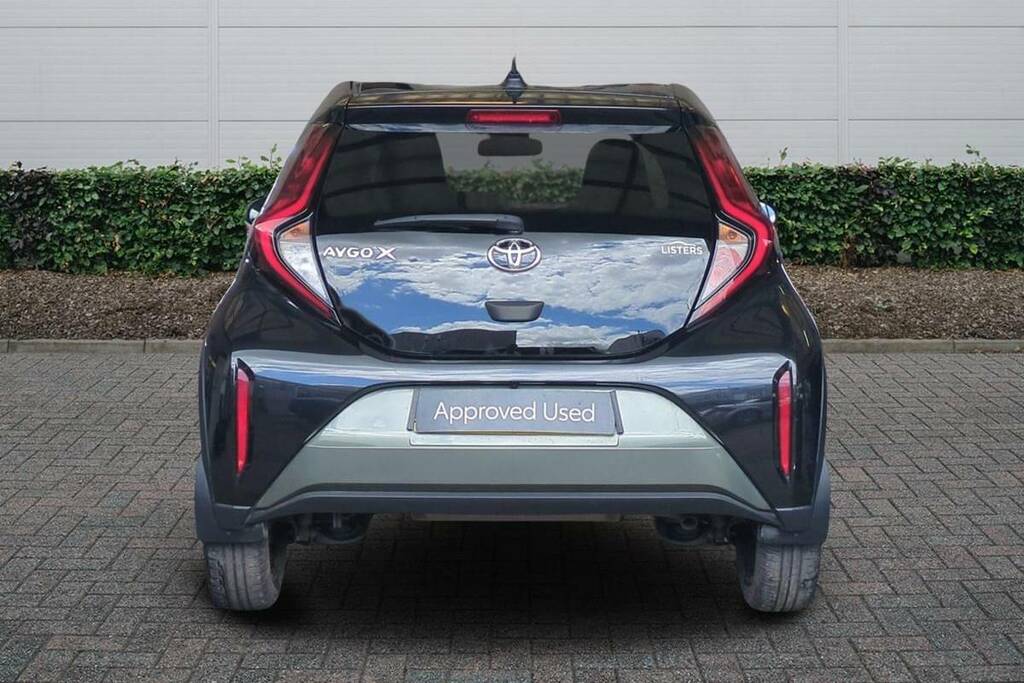 Toyota Aygo X 1.0 Vvt-i Edge Green #5