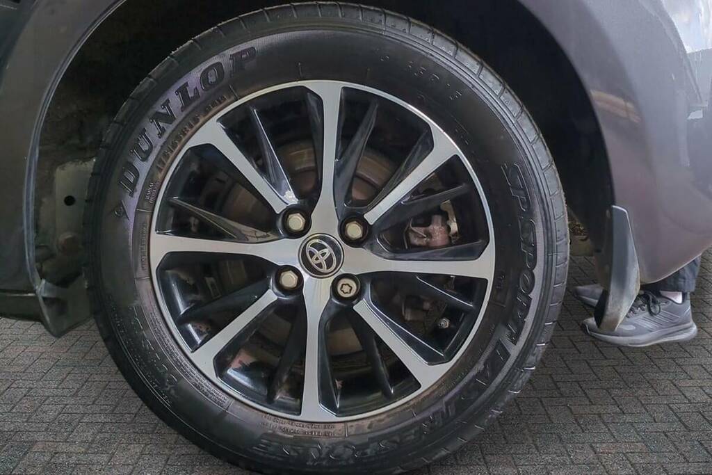 Toyota Yaris 1.5 Hybrid Icon Tech Cvt VA67CCY Grey #6