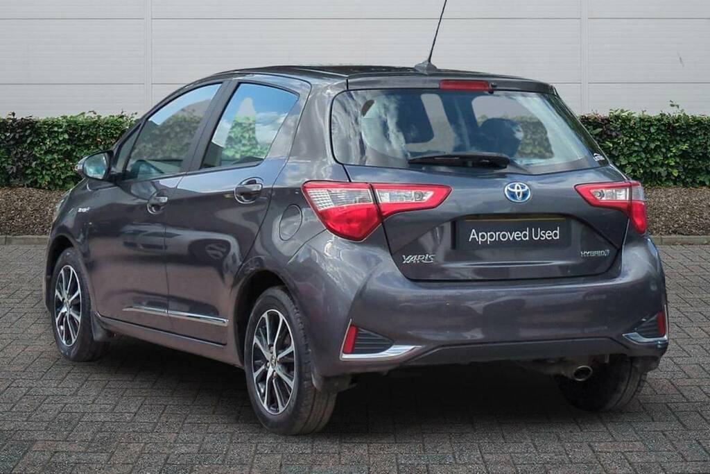Toyota Yaris 1.5 Hybrid Icon Tech Cvt VA67CCY Grey #2
