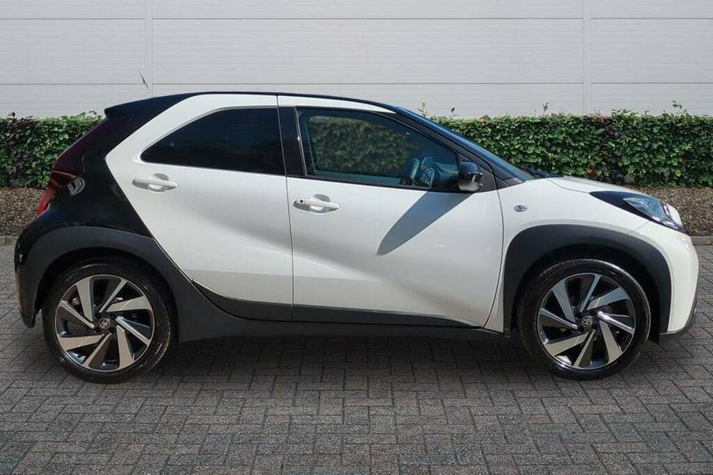 Toyota Aygo X 1.0 Vvt-i Edge VU24UOO White #4